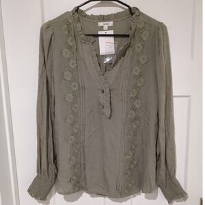 NWT MINE Women’s Top Lace Blouse Long Balloon Sleeve Elastic Wrist Sage Large